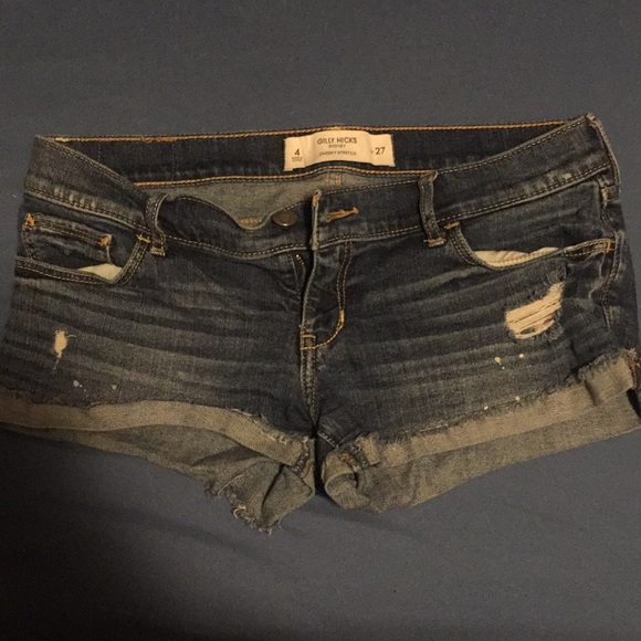 BOGO . Gilly Hicks shorts sz 4 - Picture 1 of 1